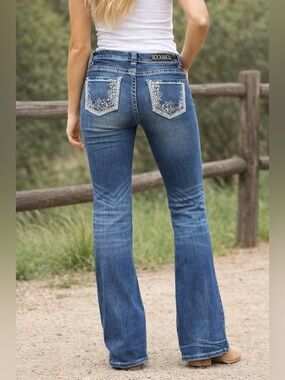 Rock & Roll Cowgirl Rival Low Rise Embellished Bootcut Jeans 24x34 Tall